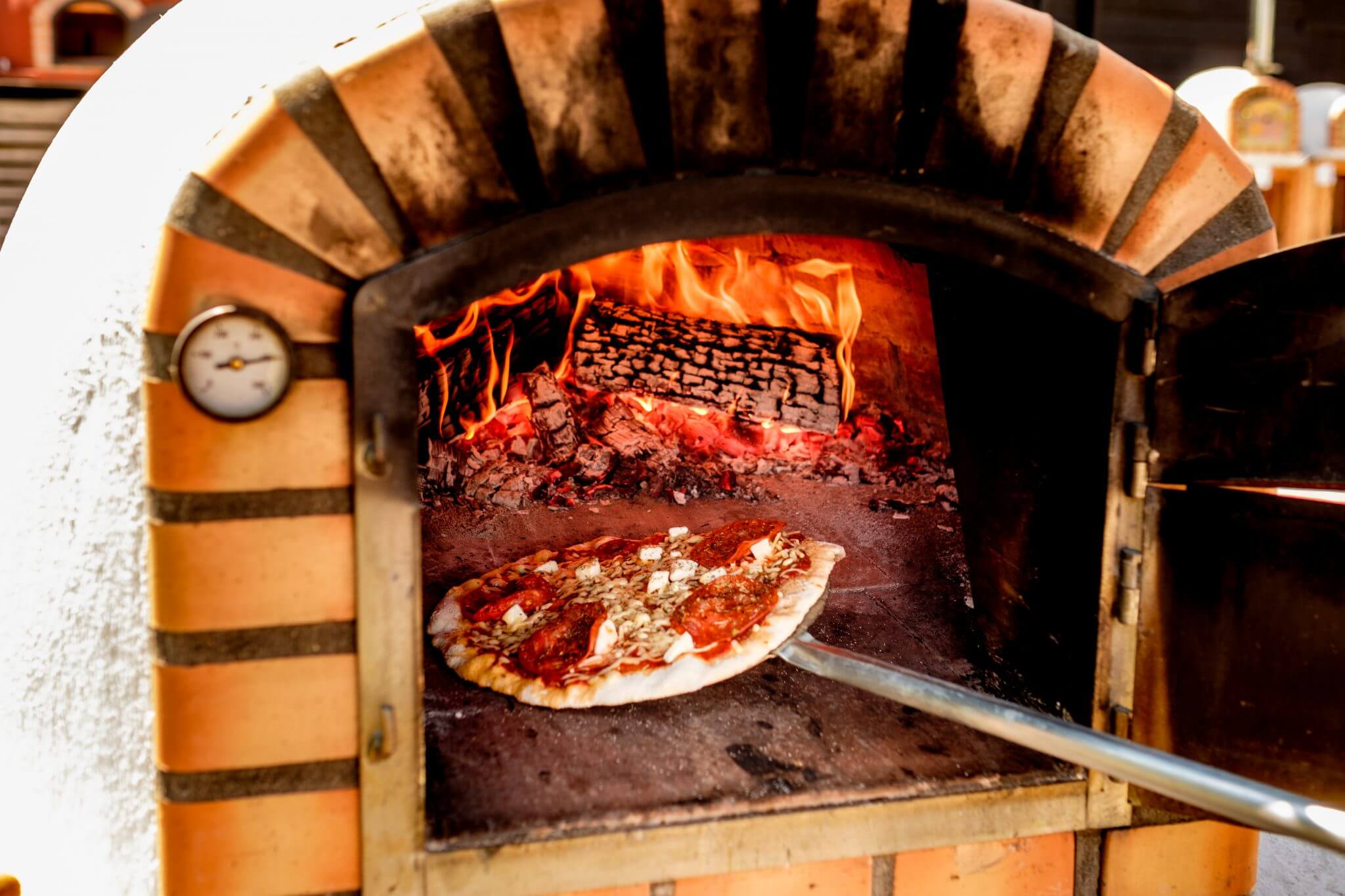 Luxe Beroep symbool Italiaanse pizza oven | Pizza's op de steen bakken | Pizzahoutoven.eu